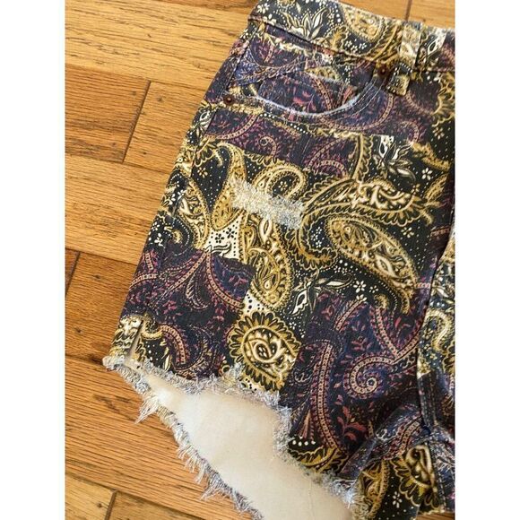 We The Free Women's Paisley Print Distressed Denim High-Waisted Shorts Size 26 - Picture 3 of 10